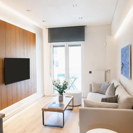 Luxury Modern Near Acropolis Apartment