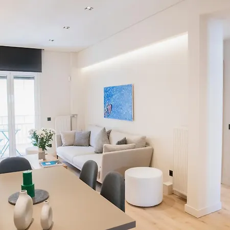 Luxury Modern Near Acropolis Apartment